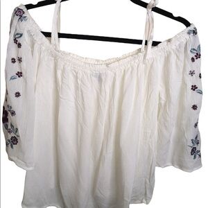 Aeropostale | white off shoulder floral blouse